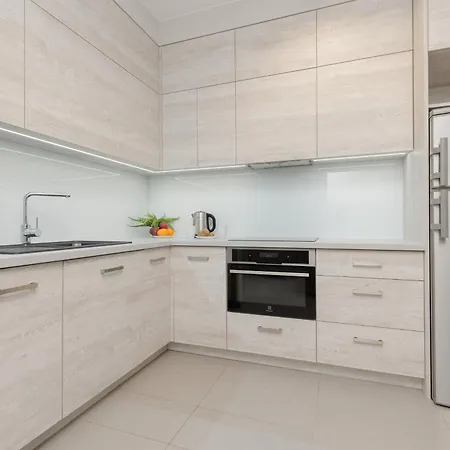 Lazurowa Street Parking & Balcony By Renters *