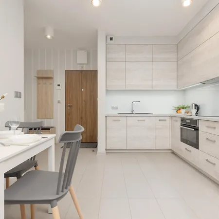 Lazurowa Street Parking & Balcony By Renters Apartment *