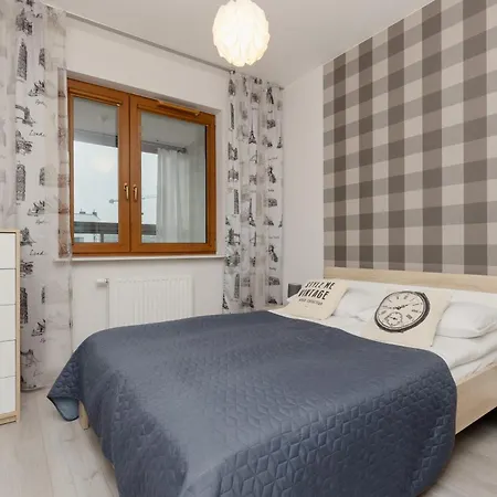 Apartment Lazurowa Street Parking & Balcony By Renters